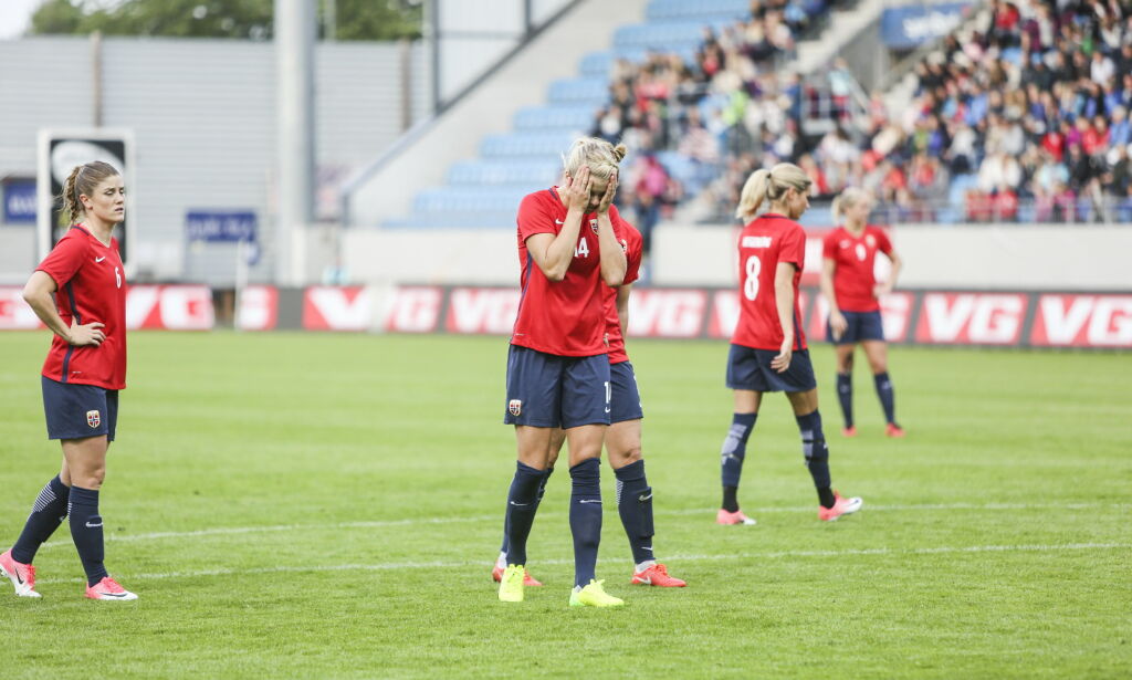 image: Hvis trener Sjögren virkelig mener han er fornøyd, er fotballjentene i trøbbel før EM