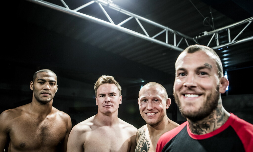 VISER HVA SOM KOMMER: Fire av Norges aller beste fightere møtes i ringen for å diskutere og vise hvordan de mener kampen mellom Floyd Mayweather og Conor McGregor vil bli. Fra venstre Kevin Melhus, Alexander Hagen, Jack Hermansson og Kenneth Bergh. Foto: Christian Roth Christensen / Dagbladet VISER HVA SOM KOMMER: Fire av Norges aller beste fightere møtes i ringen for å diskutere og vise hvordan de mener kampen mellom Floyd Mayweather og Conor McGregor vil bli. Fra venstre Kevin Melhus, Alexander Hagen, Jack Hermansson og Kenneth Bergh. Foto: Christian Roth Christensen / Dagbladet