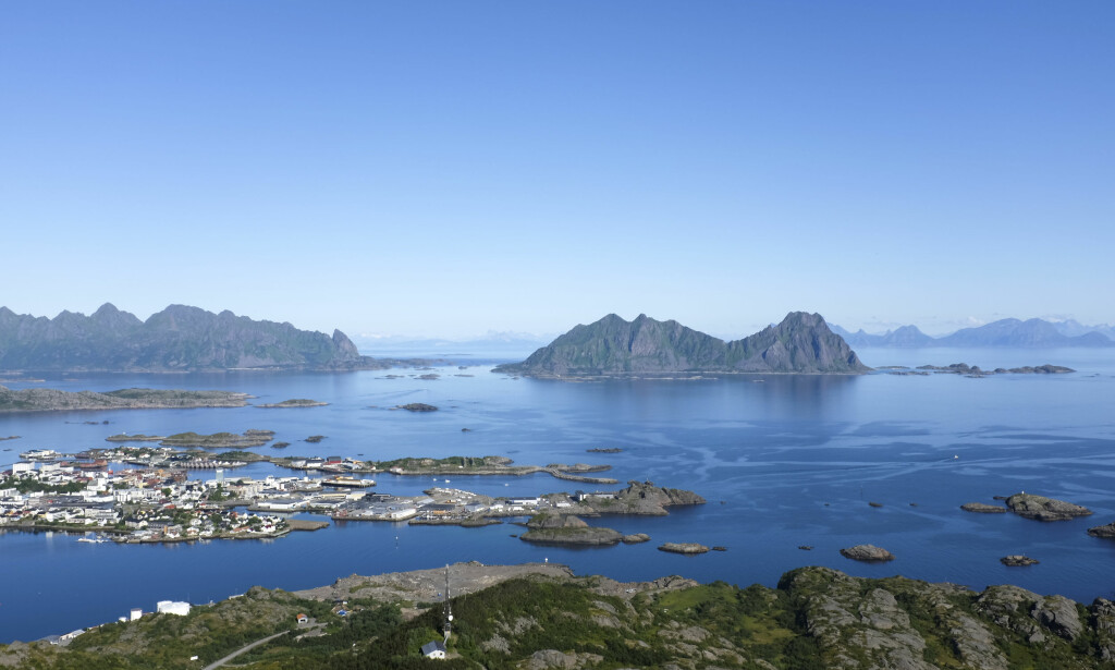 LOFOTEN: Utsikt over Svolvær i Lofoten fra Tjeldbergtinden.
Foto: Marianne Løvland / NTB scanpix LOFOTEN: Utsikt over Svolvær i Lofoten fra Tjeldbergtinden.
Foto: Marianne Løvland / NTB scanpix