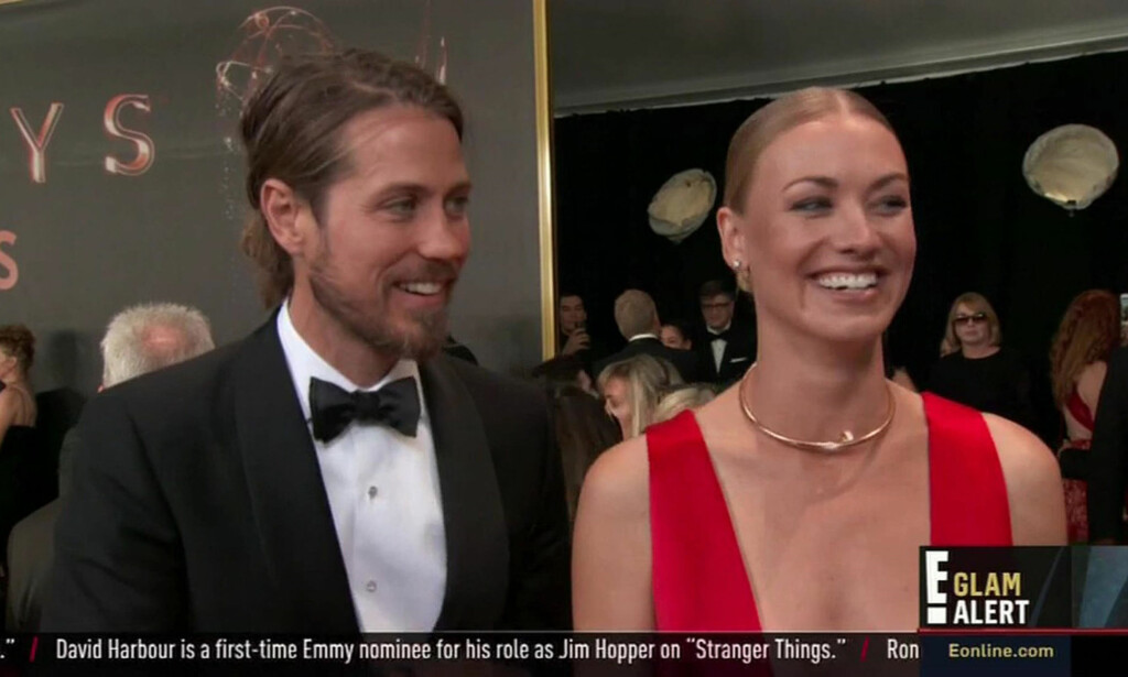 LYKKELIG GIFT: Tim Loden og Yvonne Strahovski giftet seg i sommer. Det avslørte duoen på den røde løperen under Emmy-utdelingen. Foto: NTB Scanpix LYKKELIG GIFT: Tim Loden og Yvonne Strahovski giftet seg i sommer. Det avslørte duoen på den røde løperen under Emmy-utdelingen. Foto: NTB Scanpix