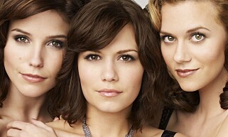 HOLDER SAMMEN: «One Tree Hill»-stjernene Sophia Bush, Bethany Joy Lenz og Hilarie Burton er tre av de som har skrevet under på brevet. Foto: Warner Brothers/TV Norge HOLDER SAMMEN: «One Tree Hill»-stjernene Sophia Bush, Bethany Joy Lenz og Hilarie Burton er tre av de som har skrevet under på brevet. Foto: Warner Brothers/TV Norge