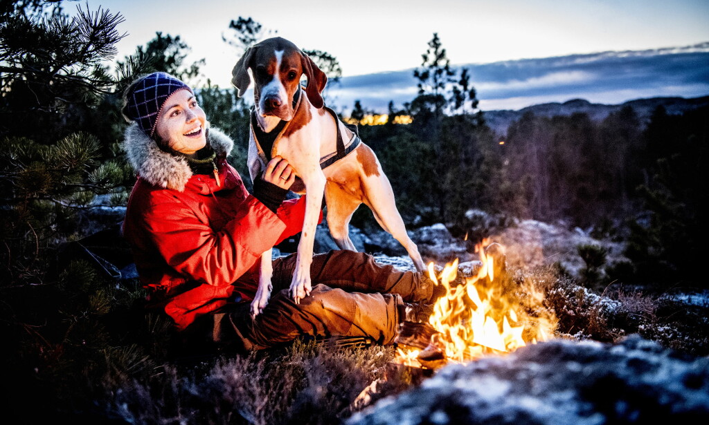 UTELIV: Elise Theoline Skagøy og hunden Tuva. Foto: Thomas Rasmus Skaug UTELIV: Elise Theoline Skagøy og hunden Tuva. Foto: Thomas Rasmus Skaug