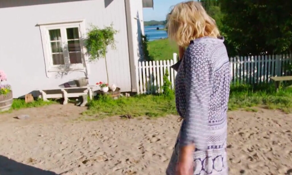 BRØT UT I TÅRER: Lene Elise Bergum brøt ut i tårer da hun fikk høre at deltakerne hadde mottatt post. Foto: TV 2 BRØT UT I TÅRER: Lene Elise Bergum brøt ut i tårer da hun fikk høre at deltakerne hadde mottatt post. Foto: TV 2