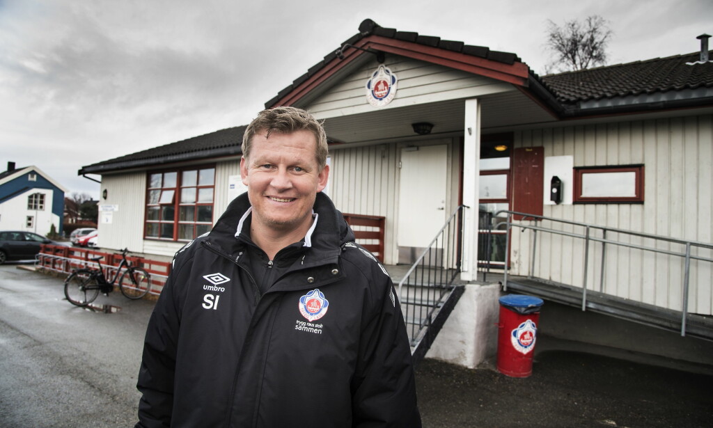 TØFF NØTT: Steffen Iversen er hovedtrener for Trygg/Lade i Trondheim. I kveld er Rosenborg motstander i cupen.
Foto Hans Arne Vedlog TØFF NØTT: Steffen Iversen er hovedtrener for Trygg/Lade i Trondheim. I kveld er Rosenborg motstander i cupen.
Foto Hans Arne Vedlog