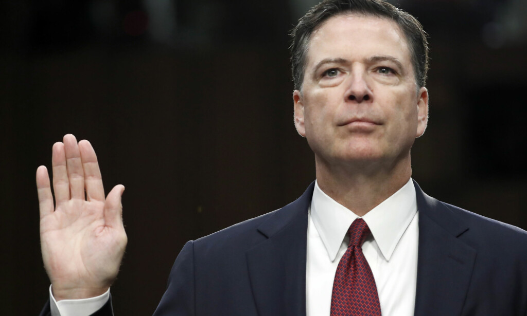 FORTELLER SIN VERSJON: Tidligere FBI-sjef James Comey er ute med bok. Her fra en høring i Senatet i juni i fjor. Foto: NTB SCANPIX FORTELLER SIN VERSJON: Tidligere FBI-sjef James Comey er ute med bok. Her fra en høring i Senatet i juni i fjor. Foto: NTB SCANPIX