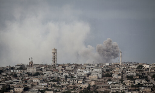 JEVNLIGE ANGREP: Idlib-regionen har blitt angrepet av Assad-regimet mange ganger siden krigen startet i 2011. Her er det landsbyen Kafr Nabuda som ble bombet. Foto: Ap / Scanpix JEVNLIGE ANGREP: Idlib-regionen har blitt angrepet av Assad-regimet mange ganger siden krigen startet i 2011. Her er det landsbyen Kafr Nabuda som ble bombet. Foto: Ap / Scanpix