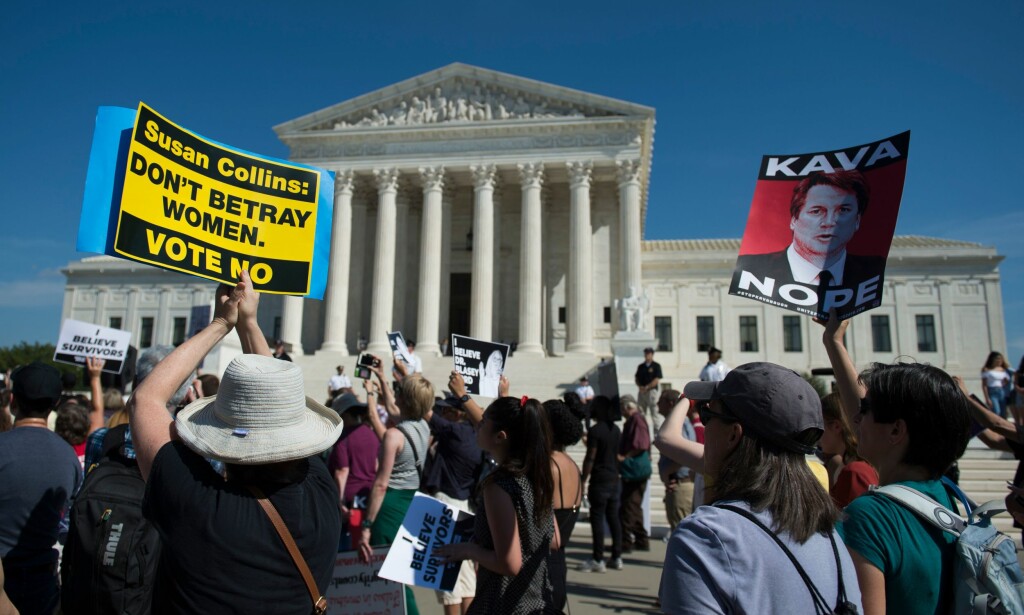 HØYESTERETT: Demonstranter utenfor den amerikanske høyesteretten. Foto: ANDREW CABALLERO-REYNOLDS / AFP HØYESTERETT: Demonstranter utenfor den amerikanske høyesteretten. Foto: ANDREW CABALLERO-REYNOLDS / AFP