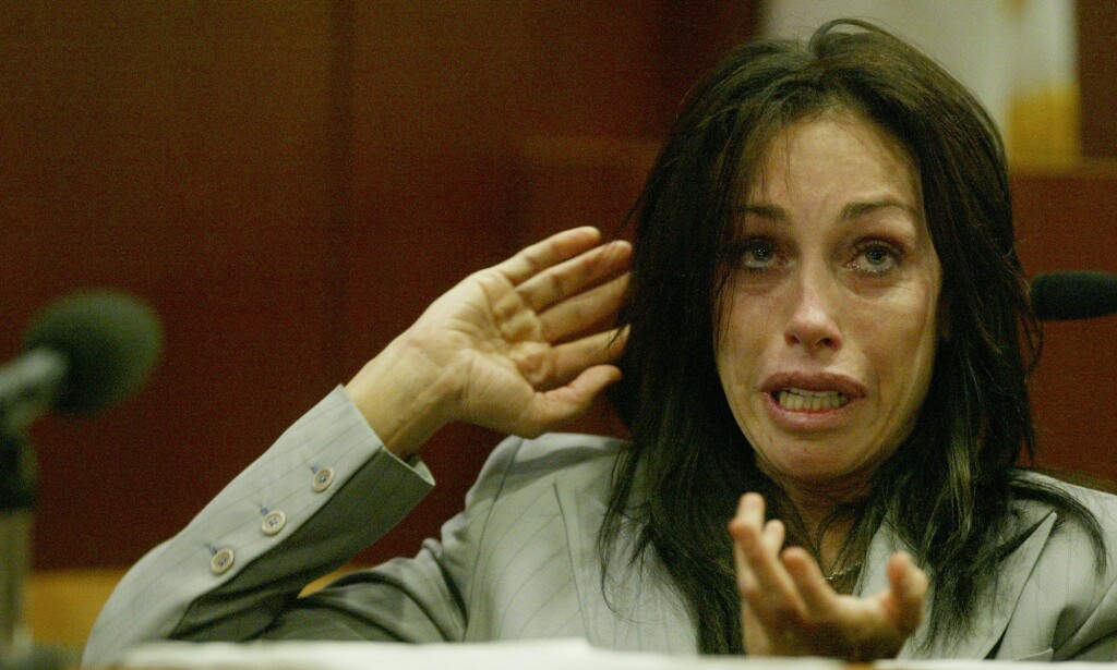 VITNET MOT EKSEN: Heidi Fleiss brast i gråt da hun vitnet mot ekskjæresten Tom Sizemore i august, 2003. Sistnevnte ble dømt til 17 måneder i fengsel. Foto: NTB Scanpix VITNET MOT EKSEN: Heidi Fleiss brast i gråt da hun vitnet mot ekskjæresten Tom Sizemore i august, 2003. Sistnevnte ble dømt til 17 måneder i fengsel. Foto: NTB Scanpix