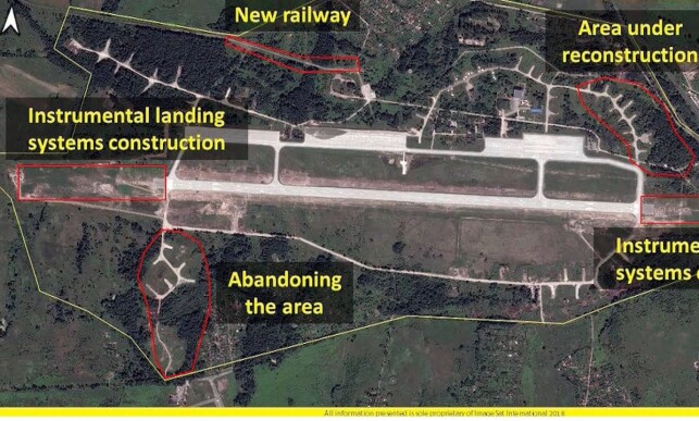 Disse ferske satellittbildene fra Kaliningrad skal vise en omfattende russisk opprustning i Kaliningrad, som ligger rett ved Natos dørstokk. Foto: ImageSat International / CNN. Disse ferske satellittbildene fra Kaliningrad skal vise en omfattende russisk opprustning i Kaliningrad, som ligger rett ved Natos dørstokk. Foto: ImageSat International / CNN.