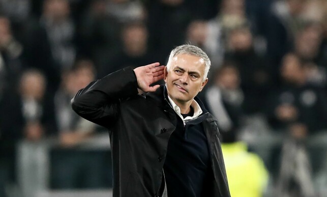 GJORDE FOLK FORBANNET: José Mourinho provoserte med denne bevegelsen etter 2-1-seieren over Juventus 7. november. Foto: NTB scanpix GJORDE FOLK FORBANNET: José Mourinho provoserte med denne bevegelsen etter 2-1-seieren over Juventus 7. november. Foto: NTB scanpix