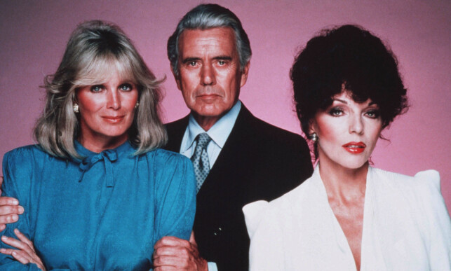 STJERNE: Linda Evans (til venstre) oppnådde stor suksess i serien «Dynastiet». Her med medskuespillerne John Forsythe og Joan Collins. Foto: NTB Scanpix STJERNE: Linda Evans (til venstre) oppnådde stor suksess i serien «Dynastiet». Her med medskuespillerne John Forsythe og Joan Collins. Foto: NTB Scanpix