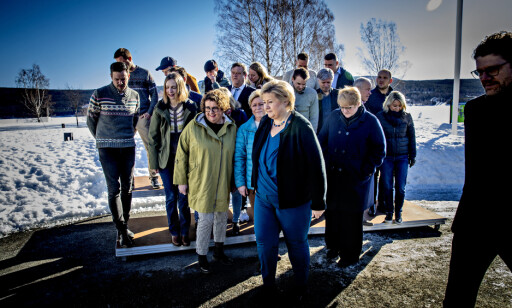 BUDSJETTKAMP: Regjeringen samles til gruppebilde før budsjettforhandlingene starter på Hurdalsjøen. Foto: Bjørn Langsem/Dagbladet BUDSJETTKAMP: Regjeringen samles til gruppebilde før budsjettforhandlingene starter på Hurdalsjøen. Foto: Bjørn Langsem/Dagbladet