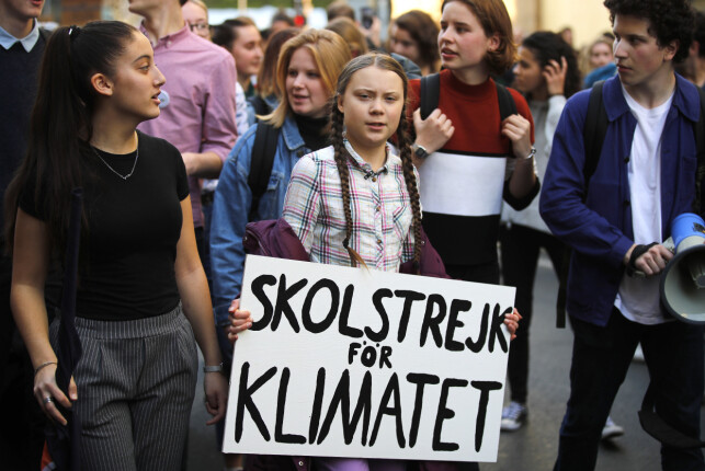 OPPRØR: Det var den svenske 16-åringen Greta Thunberg som sparket i gang elevopprøret som har spredd seg verden rundt. Her leder hun en marsj med tusenvis av franske elever i Paris 22. februar. Foto: François Mori, Ap/NTB scanpix. OPPRØR: Det var den svenske 16-åringen Greta Thunberg som sparket i gang elevopprøret som har spredd seg verden rundt. Her leder hun en marsj med tusenvis av franske elever i Paris 22. februar. Foto: François Mori, Ap/NTB scanpix.