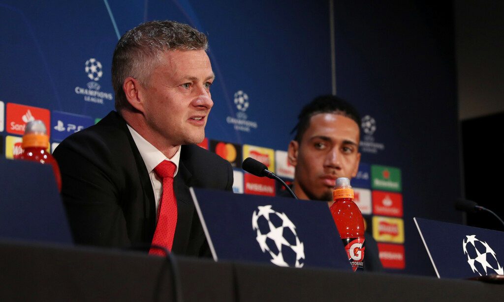 MANAGER OG ELEV: Ole Gunnar Solskjær og Chris Smalling. Foto: Action Images via Reuters/Lee Smith MANAGER OG ELEV: Ole Gunnar Solskjær og Chris Smalling. Foto: Action Images via Reuters/Lee Smith