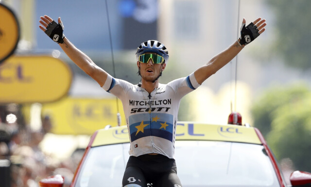 VANT: Matteo Trentin stakk av med dagens etappeseier på mesterlig vis. Foto: AP Photo/Christophe Ena VANT: Matteo Trentin stakk av med dagens etappeseier på mesterlig vis. Foto: AP Photo/Christophe Ena