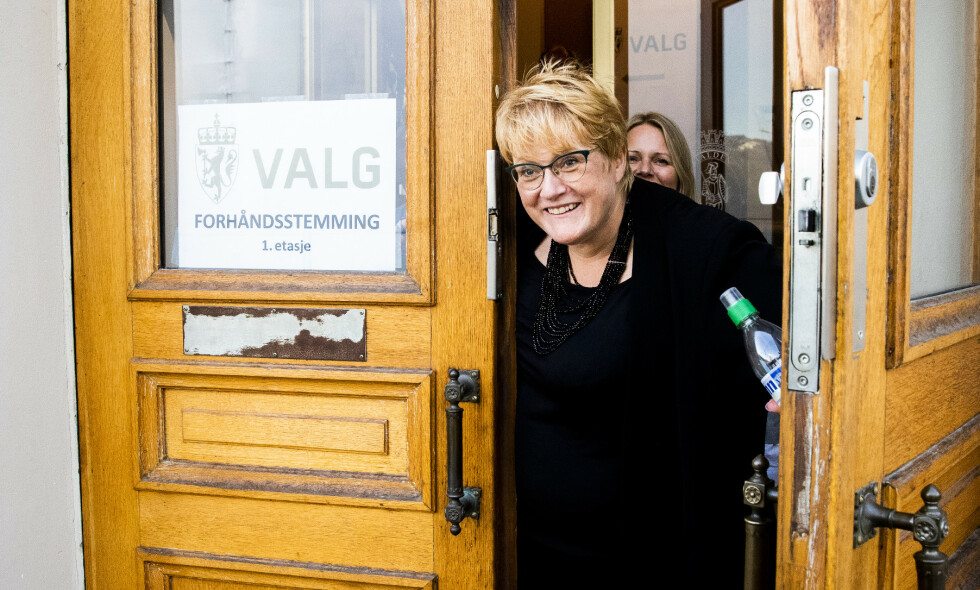 DEBATTEN: Under debatten ble Grande spurt om Venstre aldri vil skrive under en avtale der utslippene fra veiene øker. 70 prosent av bilene er utslippsbiler, svarte hun da. Foto: Berit Roald / NTB Scanpix DEBATTEN: Under debatten ble Grande spurt om Venstre aldri vil skrive under en avtale der utslippene fra veiene øker. 70 prosent av bilene er utslippsbiler, svarte hun da. Foto: Berit Roald / NTB Scanpix