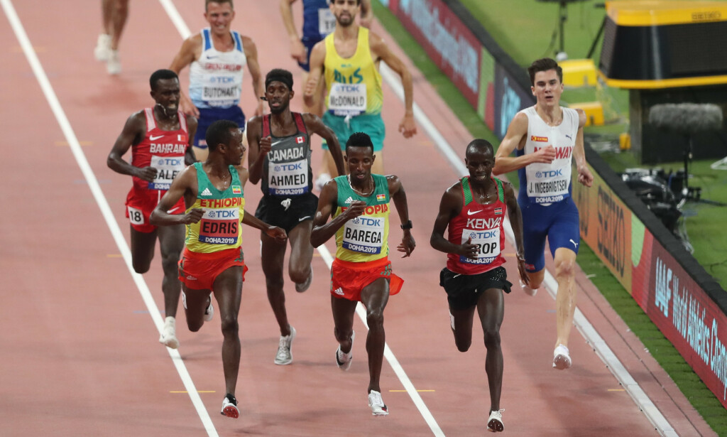 ROSES: Bronsevinner på 5000 meter, Mohammed Ahmed, og nr. 6, Jacob Krop, kjempet begge med Jakob Ingebrigtsen på oppløpet etter at nordmannen styrte showet på sisterunden. Nå roser de 19-åringens mot. Foto: REUTERS/Ahmed Jadallah ROSES: Bronsevinner på 5000 meter, Mohammed Ahmed, og nr. 6, Jacob Krop, kjempet begge med Jakob Ingebrigtsen på oppløpet etter at nordmannen styrte showet på sisterunden. Nå roser de 19-åringens mot. Foto: REUTERS/Ahmed Jadallah