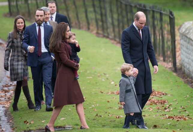 SAMLET: Hele Middleton-familien deltok på terapi da yngstemann James slet med depresjon. Her er de avbildet på vei til julegudstjeneste i 2016. Foto: NTB Scanpix SAMLET: Hele Middleton-familien deltok på terapi da yngstemann James slet med depresjon. Her er de avbildet på vei til julegudstjeneste i 2016. Foto: NTB Scanpix