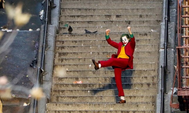 TURIST-BOOM: Denne trappa i Bronx, New York har blitt en uventet turistattraksjon. Foto: IMdB / Warner Bros. TURIST-BOOM: Denne trappa i Bronx, New York har blitt en uventet turistattraksjon. Foto: IMdB / Warner Bros.