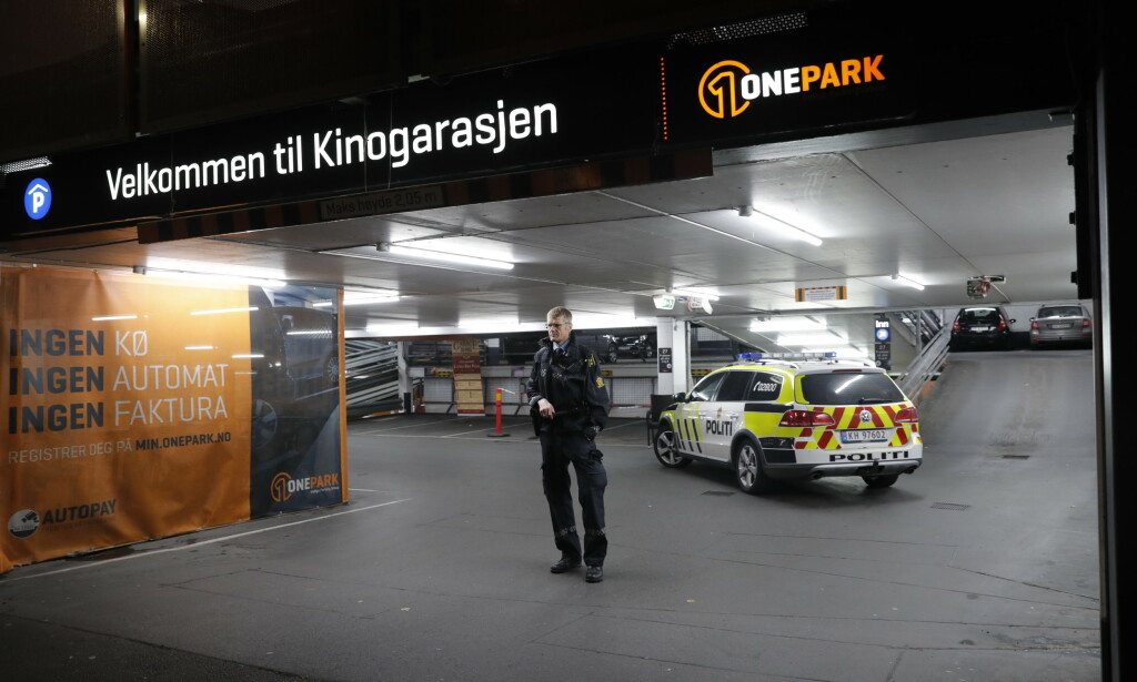 POLITIET: Her står politiet ved inngangen til garasjeanlegget. Foto: Terje Bendiksby / NTB scanpix POLITIET: Her står politiet ved inngangen til garasjeanlegget. Foto: Terje Bendiksby / NTB scanpix