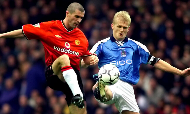 TIDLIGERE SPILLER: Alfie Haaland var selv spiller på Premier League-nivå i sin aktive karriere som spiller. Her fra et møte mellom Manchester United og Manchester City i 2000. Foto: REUTERS / Jeff J Mitchell / NTB Scanpix TIDLIGERE SPILLER: Alfie Haaland var selv spiller på Premier League-nivå i sin aktive karriere som spiller. Her fra et møte mellom Manchester United og Manchester City i 2000. Foto: REUTERS / Jeff J Mitchell / NTB Scanpix