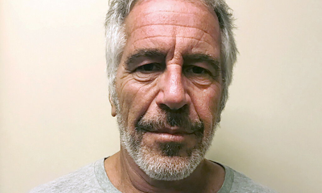 SKANDALEMILLIARDÆR: Jeffrey Epstein døde i fengsel i New York i august. Han var da siktet for menneskehandel og overgrep. Ifølge amerikanske myndigheter tok han sitt eget liv i fengsel. Foto: NTB Scanpix SKANDALEMILLIARDÆR: Jeffrey Epstein døde i fengsel i New York i august. Han var da siktet for menneskehandel og overgrep. Ifølge amerikanske myndigheter tok han sitt eget liv i fengsel. Foto: NTB Scanpix