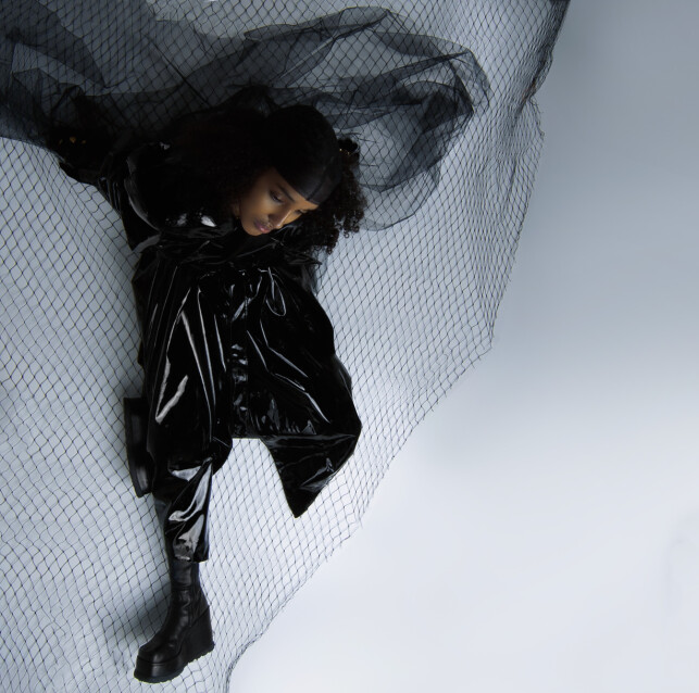 MUSTISK: Musti hadde ikke sluppet en eneste låt som soloartist før debutalbumet «Qoyskayga» kom ut fredag. Foto: Kristine Wathne MUSTISK: Musti hadde ikke sluppet en eneste låt som soloartist før debutalbumet «Qoyskayga» kom ut fredag. Foto: Kristine Wathne
