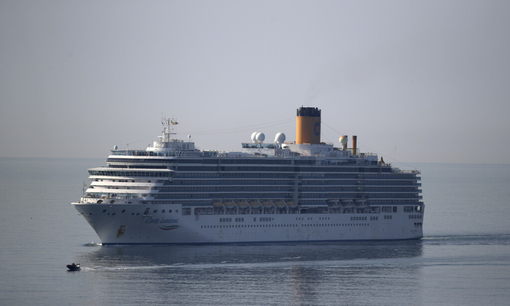CORONAFAST: Costa Luminosa er for tida til havn i Frankrike, men det er usikker om og hvor mange passasjer som får gå i land. Foto: NTB scanpix CORONAFAST: Costa Luminosa er for tida til havn i Frankrike, men det er usikker om og hvor mange passasjer som får gå i land. Foto: NTB scanpix