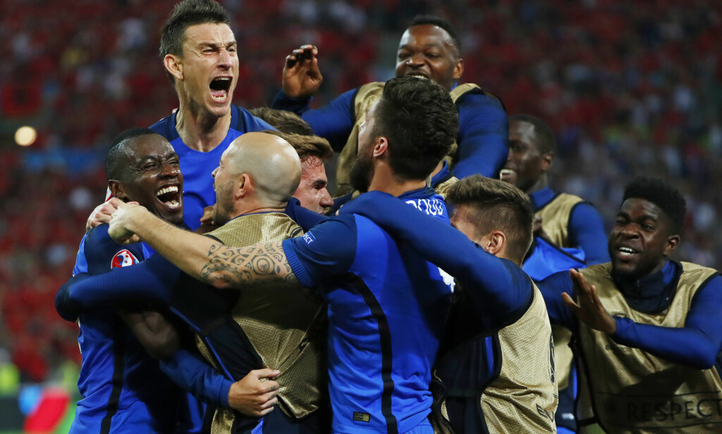 JUBEL: Spillerne feirer Antoine Griezmanns scoring. Foto: REUTERS/Eddie Keogh
Livepic JUBEL: Spillerne feirer Antoine Griezmanns scoring. Foto: REUTERS/Eddie Keogh
Livepic