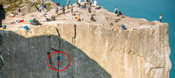 Klatret opp Preikestolen for første gang Klatret opp Preikestolen for første gang
