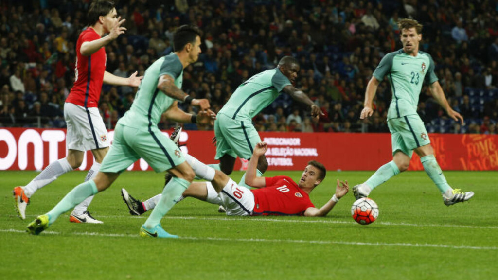 FALT SAMMEN: Norge falt sammen mot Portugal, som mener Island blir en langt tøffere motstander.
Foto: Terje Pedersen / NTB scanpix FALT SAMMEN: Norge falt sammen mot Portugal, som mener Island blir en langt tøffere motstander.
Foto: Terje Pedersen / NTB scanpix