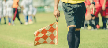 Fotballdommere utestengt etter å ha vært fulle under kamp: - Slet med å holde balansen Fotballdommere utestengt etter å ha vært fulle under kamp: - Slet med å holde balansen