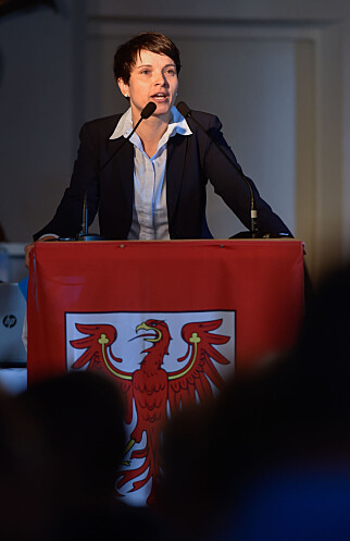 NY LEDER: Frauke Petry ble valgt til ny leder av det høyreradikale partiet AFD i vår. Her snakker hun til partimedlemmer i Brandenburg 9.juli i år. Foto: Klaus-Dietmar Gabbert/Dpa/NTB Scanpix. NY LEDER: Frauke Petry ble valgt til ny leder av det høyreradikale partiet AFD i vår. Her snakker hun til partimedlemmer i Brandenburg 9.juli i år. Foto: Klaus-Dietmar Gabbert/Dpa/NTB Scanpix. 