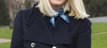 Mette-Marit fikk veske laget av libanesiske fanger Mette-Marit fikk veske laget av libanesiske fanger
