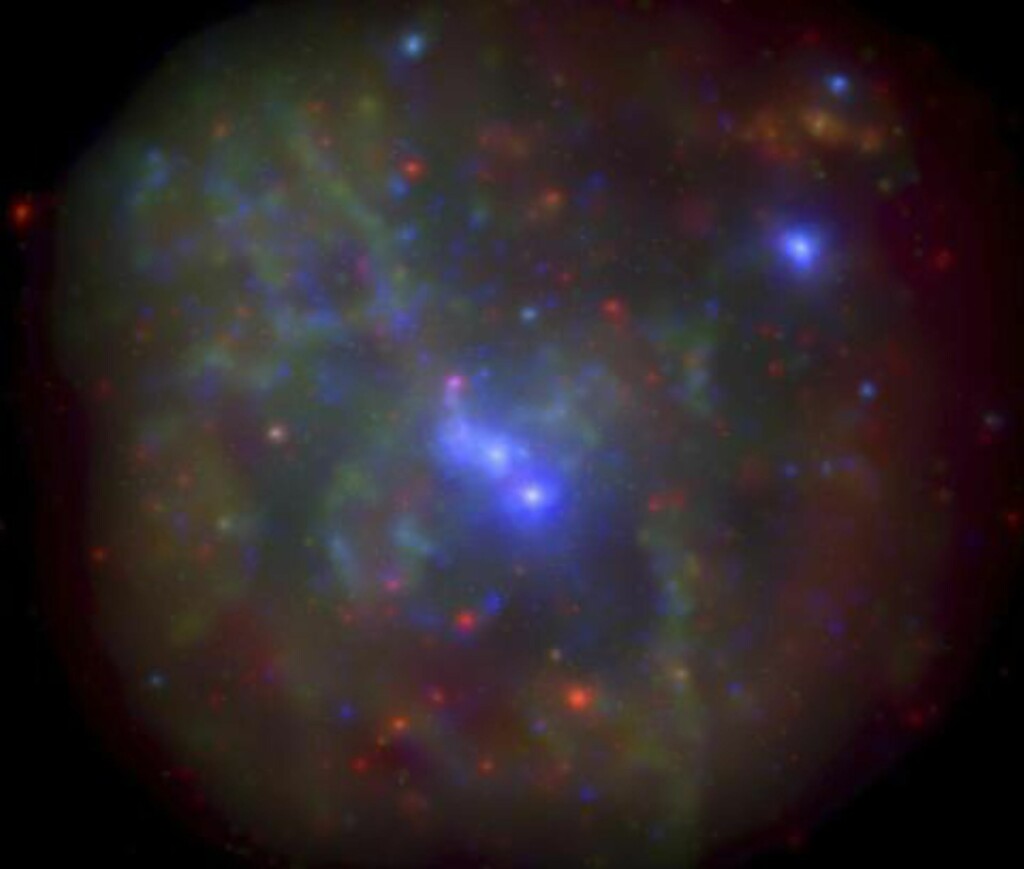 I VÅR GALAKSE: Bildet viser røntgenaktivitet i sentrum av vår egen galakse, Melkeveien. I sentrum ligger Sagittarius A, et sort hull med fire millioner ganger solas masse. Det sorte hullet er rundt 26.000 lysår unna jorda. Bildet er tatt av X-Ray Telescope (XRT) ombord på NASA-romskipet Swift. I VÅR GALAKSE: Bildet viser røntgenaktivitet i sentrum av vår egen galakse, Melkeveien. I sentrum ligger Sagittarius A, et sort hull med fire millioner ganger solas masse. Det sorte hullet er rundt 26.000 lysår unna jorda. Bildet er tatt av X-Ray Telescope (XRT) ombord på NASA-romskipet Swift.