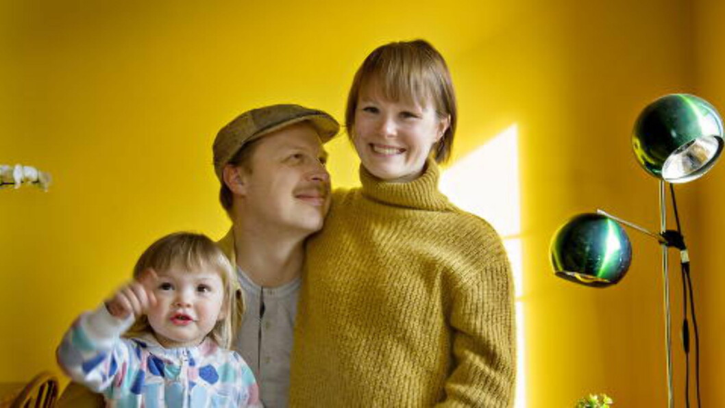 <strong>ENGASJEMENT:</strong> Kreftsykdommen til Dagblad-kokk og Smalhans-kjøkkensjef Karla Siverts har skapt sterkt engasjement. Mange, blant dem kolleger, ønsker å hjelpe henne, ektemannen Thorleif Linhave og datteren Juno (2). Foto: ANITA ARNTZEN <strong>ENGASJEMENT:</strong> Kreftsykdommen til Dagblad-kokk og Smalhans-kjøkkensjef Karla Siverts har skapt sterkt engasjement. Mange, blant dem kolleger, ønsker å hjelpe henne, ektemannen Thorleif Linhave og datteren Juno (2). Foto: ANITA ARNTZEN