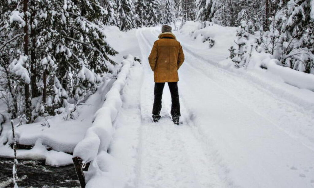 image: - Jeg vet bare at jeg la bøylen på maskinpistolen inntil høyre skulder og sikta mot panna hans