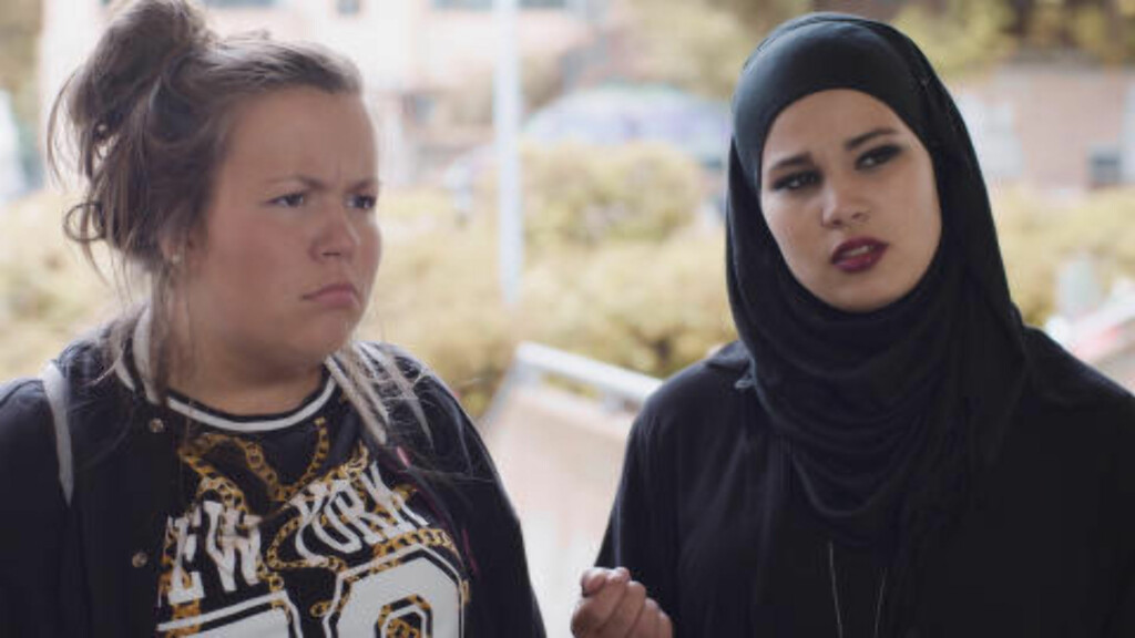 TROVERDIGE: - Gjennom Julie Andems instruksjon leverer de skuespill på et nivå norske unge skuespillere sjelden når, sier filmanmelder Jon Inge Faldalen om «Skam». Foto: NRK TROVERDIGE: - Gjennom Julie Andems instruksjon leverer de skuespill på et nivå norske unge skuespillere sjelden når, sier filmanmelder Jon Inge Faldalen om «Skam». Foto: NRK