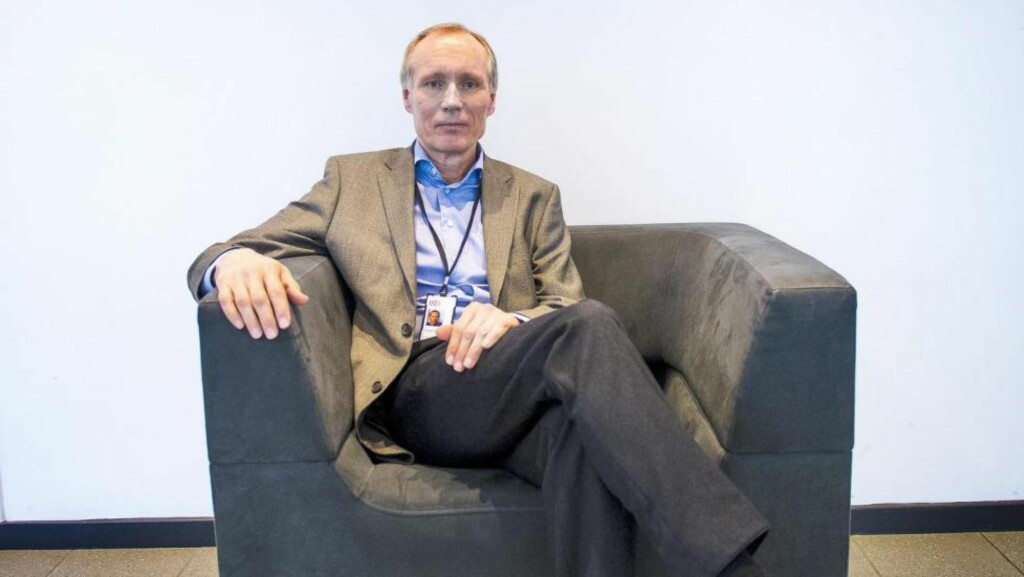 SKRIVER UDI-BLOGG: Gjennom UDI-bloggen og intervjuer gir Frode Forfang ofte faglige innspill i flyktningdebatten. I påska ble anklaget for å gå for langt, av Frp's Mazyar Keshvari. Foto: Arne V. Hoem SKRIVER UDI-BLOGG: Gjennom UDI-bloggen og intervjuer gir Frode Forfang ofte faglige innspill i flyktningdebatten. I påska ble anklaget for å gå for langt, av Frp's Mazyar Keshvari. Foto: Arne V. Hoem