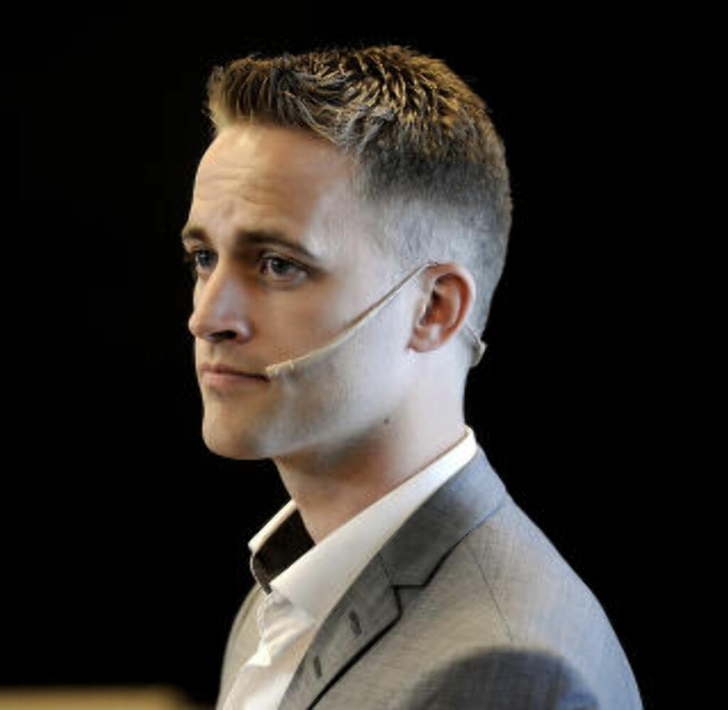 - UNDERHOLDENDE, MEN: Førsteamanuensis ved Markedshøyskolen, Alexsander Sivertsen, mener Sophie ikke passer Volvo like godt som Van Damme. Foto: Markedshøyskolen - UNDERHOLDENDE, MEN: Førsteamanuensis ved Markedshøyskolen, Alexsander Sivertsen, mener Sophie ikke passer Volvo like godt som Van Damme. Foto: Markedshøyskolen