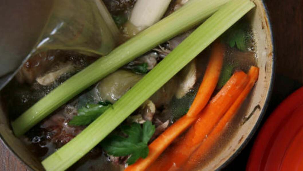 MIKS SELV: BollitoMisto er en raus italiensk gryterett, men frykt ikke ingredienslista. Har ikke butikken det ene, velg det andre. Prøv så godt du kan å få tak i mange ulike typer kjøtt. Foto: METTE RANDEM MIKS SELV: BollitoMisto er en raus italiensk gryterett, men frykt ikke ingredienslista. Har ikke butikken det ene, velg det andre. Prøv så godt du kan å få tak i mange ulike typer kjøtt. Foto: METTE RANDEM