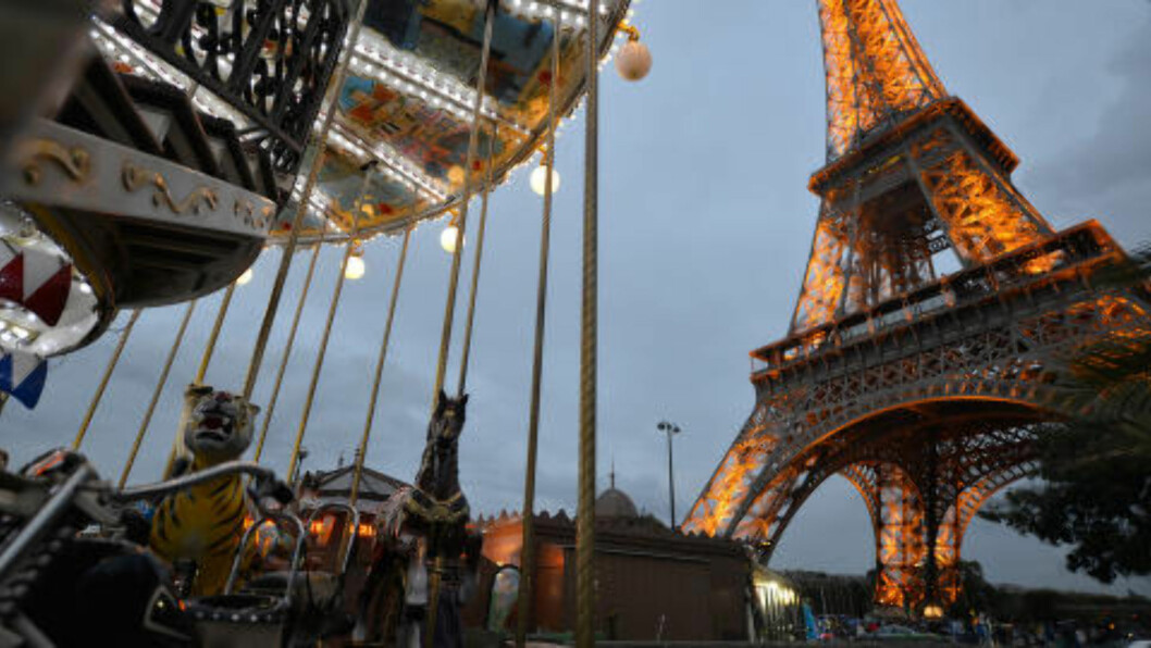 PARIS-IKONET: Eiffeltårnet skulle opprinnelig få stå i maksimalt 20 år. 126 år etter at det sto ferdig, er jerntårnet Frankrikes aller mest kjente severdighet. Foto: GJERMUND GLESNES PARIS-IKONET: Eiffeltårnet skulle opprinnelig få stå i maksimalt 20 år. 126 år etter at det sto ferdig, er jerntårnet Frankrikes aller mest kjente severdighet. Foto: GJERMUND GLESNES