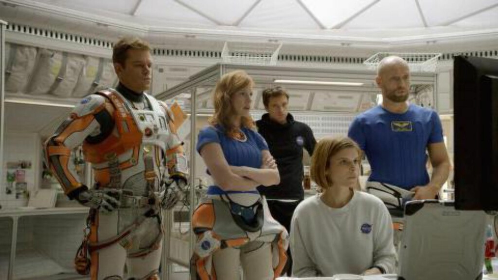 PÅ KINOTOPPEN: Aksel Hennie spiller rollen som tysk astronaut i filmen «The Martian» som nå topper kinostatestikken. Foto: NTB Scanpix PÅ KINOTOPPEN: Aksel Hennie spiller rollen som tysk astronaut i filmen «The Martian» som nå topper kinostatestikken. Foto: NTB Scanpix