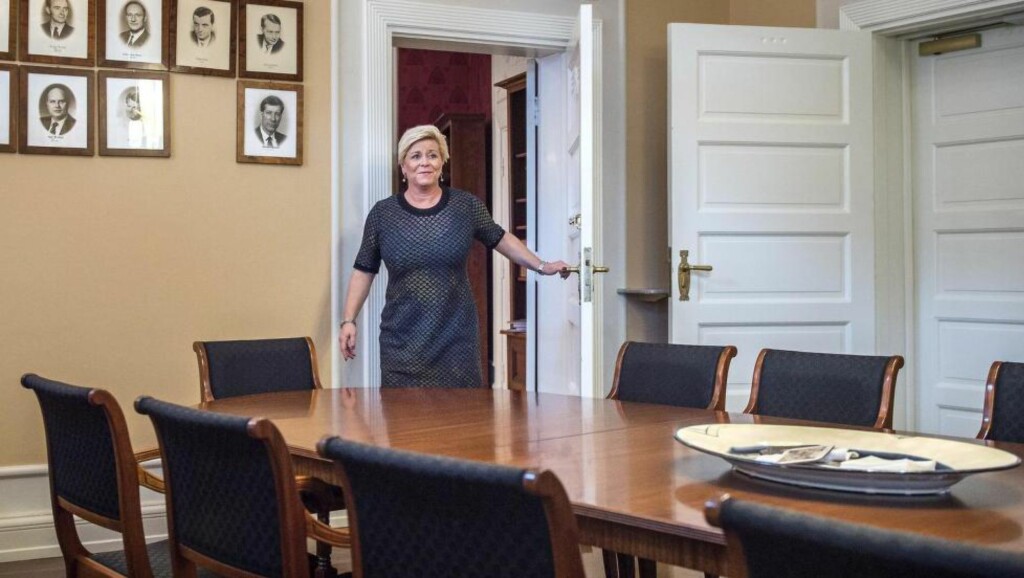 SATSING: Finansminister Siv Jensen legger i dag fram et statsbudsjett med sterk satsing på samferdsel for blant annet å kompensere for reduksjon av arbeidsstyrken i oljesektoren. Foto: ØISTEIN NORUM MONSEN SATSING: Finansminister Siv Jensen legger i dag fram et statsbudsjett med sterk satsing på samferdsel for blant annet å kompensere for reduksjon av arbeidsstyrken i oljesektoren. Foto: ØISTEIN NORUM MONSEN