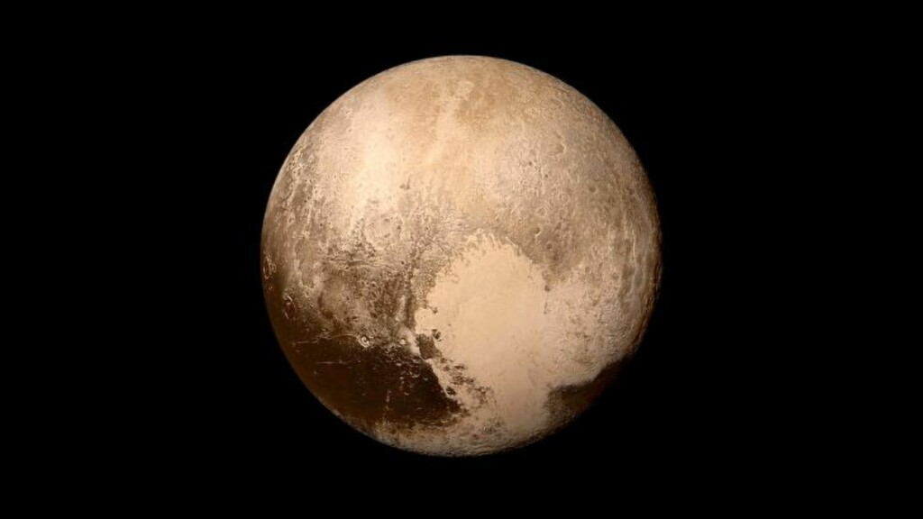 PLUTO: I kveld skal det komme en fantastisk nyhet om dvergplaneten Pluto, ifølge NASA. Foto: NASA PLUTO: I kveld skal det komme en fantastisk nyhet om dvergplaneten Pluto, ifølge NASA. Foto: NASA