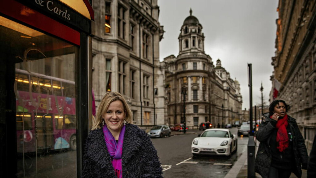 POPULÆR: «Etter deg» er den tredje boka på rad fra britiske Jojo Moyes som går rett inn på førsteplass på den norske bestselgerlista.
Foto: Jørn H Moen / Dagbladet POPULÆR: «Etter deg» er den tredje boka på rad fra britiske Jojo Moyes som går rett inn på førsteplass på den norske bestselgerlista.
Foto: Jørn H Moen / Dagbladet