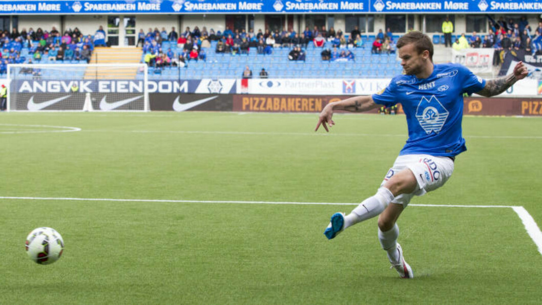 GLAD: Knut Olav Rindarøy og resten av Molde-spillerne er svært glad for at Ole Gunnar Solskjær er tilbake.
Foto: Svein Ove Ekornesvåg / NTB scanpix GLAD: Knut Olav Rindarøy og resten av Molde-spillerne er svært glad for at Ole Gunnar Solskjær er tilbake.
Foto: Svein Ove Ekornesvåg / NTB scanpix