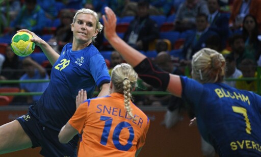 KLAR TALE: Jenny Alm mener det er på tide at Norge vippes ned fra håndball-tronen. Foto: AFP PHOTO / Roberto SCHMIDT KLAR TALE: Jenny Alm mener det er på tide at Norge vippes ned fra håndball-tronen. Foto: AFP PHOTO / Roberto SCHMIDT