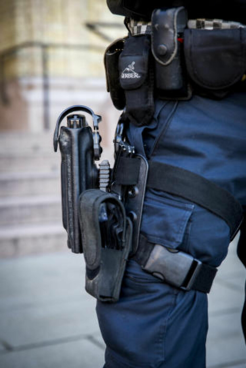 STANDARDVÅPEN: Heckler & Koch P30L er politiets standard tjenestevåpen, presentert 25. november i fjor i forbindelse med den nye og midlertidige bevæpningsinstruksen. Foto: Erlend Aas, NTB Scanpix. STANDARDVÅPEN: Heckler & Koch P30L er politiets standard tjenestevåpen, presentert 25. november i fjor i forbindelse med den nye og midlertidige bevæpningsinstruksen. Foto: Erlend Aas, NTB Scanpix.
