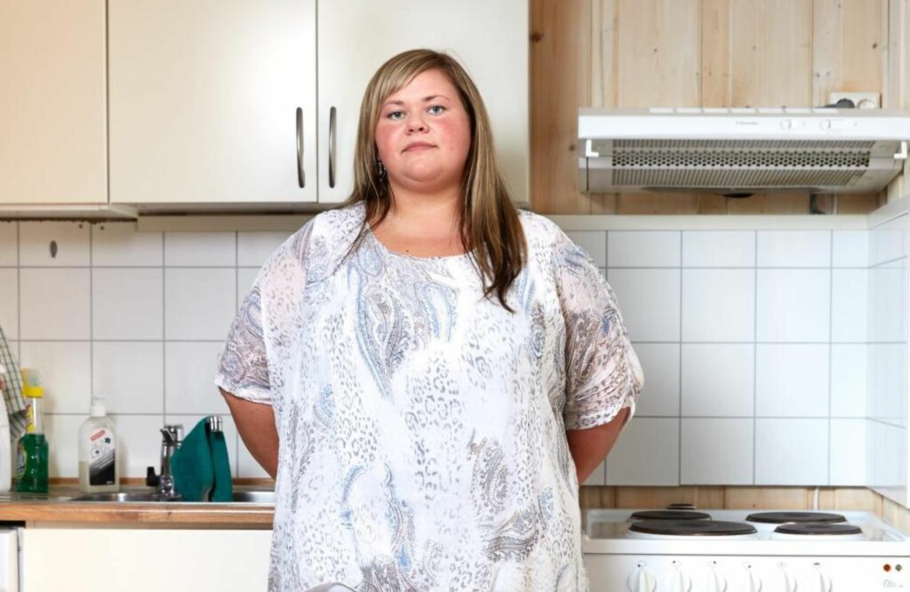 TILBAKE TIL START: Wenke avlyste den planlagte slankeoperasjonen, med mål om å gå ned i vekt på egenhånd. Istedenfor gikk hun bare opp igjen. Foto: Paul Paiewonsky / Dagbladet TILBAKE TIL START: Wenke avlyste den planlagte slankeoperasjonen, med mål om å gå ned i vekt på egenhånd. Istedenfor gikk hun bare opp igjen. Foto: Paul Paiewonsky / Dagbladet